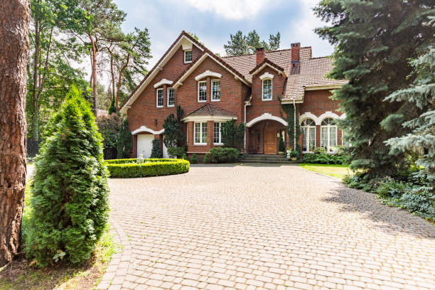  Silver Firs, WA Driveway Pavers Pros